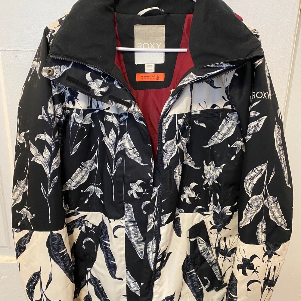 Roxy black/cream feather floral design ski coat